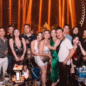 Âm Nhạc &amp; DJ Tại Empire Club Q1: Vì Sao Nhiều Người Yêu Thích Nhạc EDM?